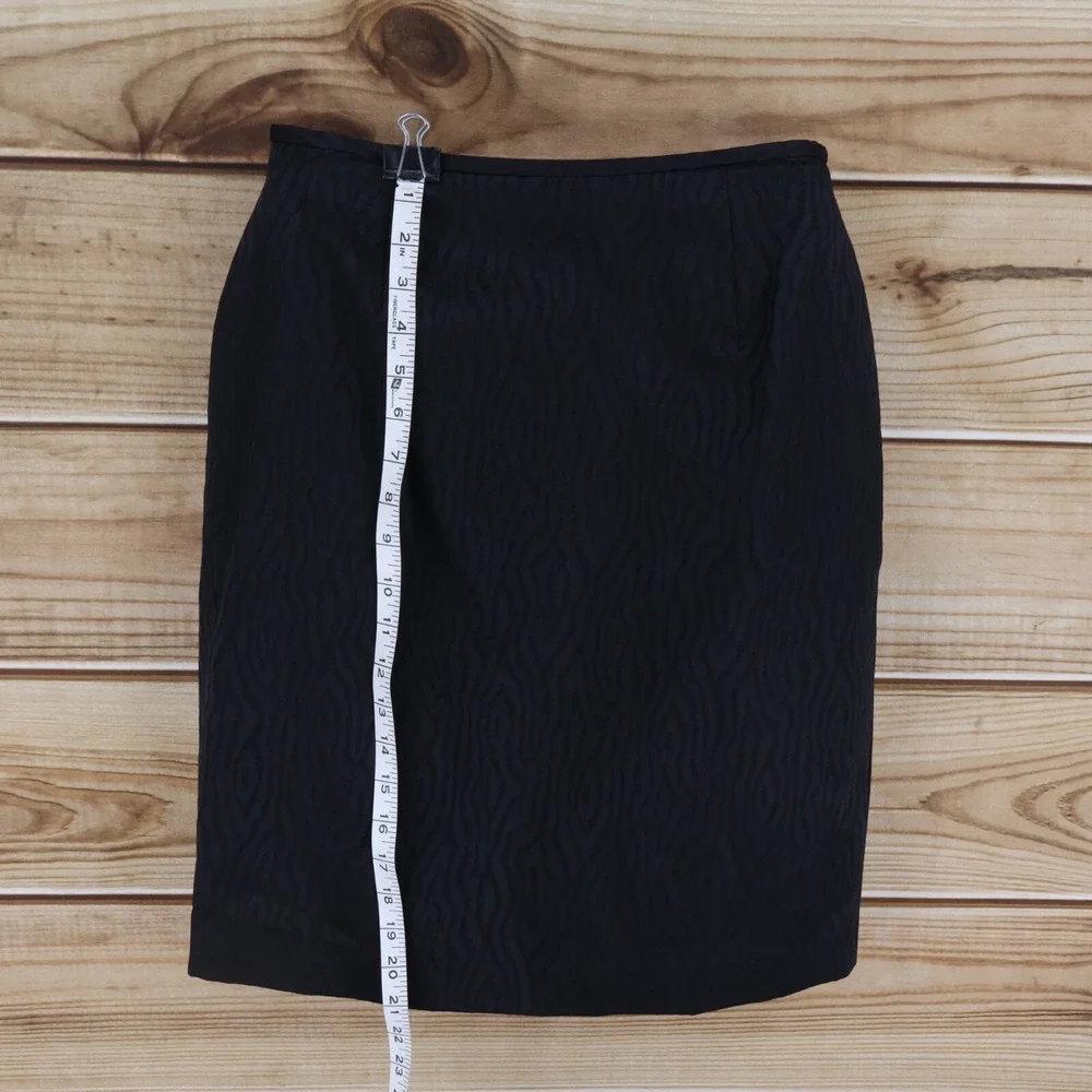 Liz Claiborne Suits Pencil Skirt Womens Size 8P Black‎ Geometric Business Career